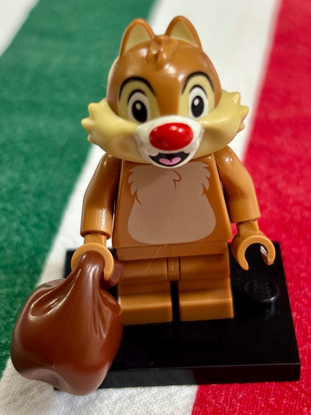 LEGO DISNEY SERIES 2 "Dale" dis031 with Stand & accessories.